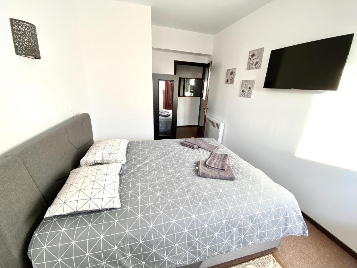 Classic 2 Bedroom Apartment Next To Metro - Marousi Атина Екстериор снимка