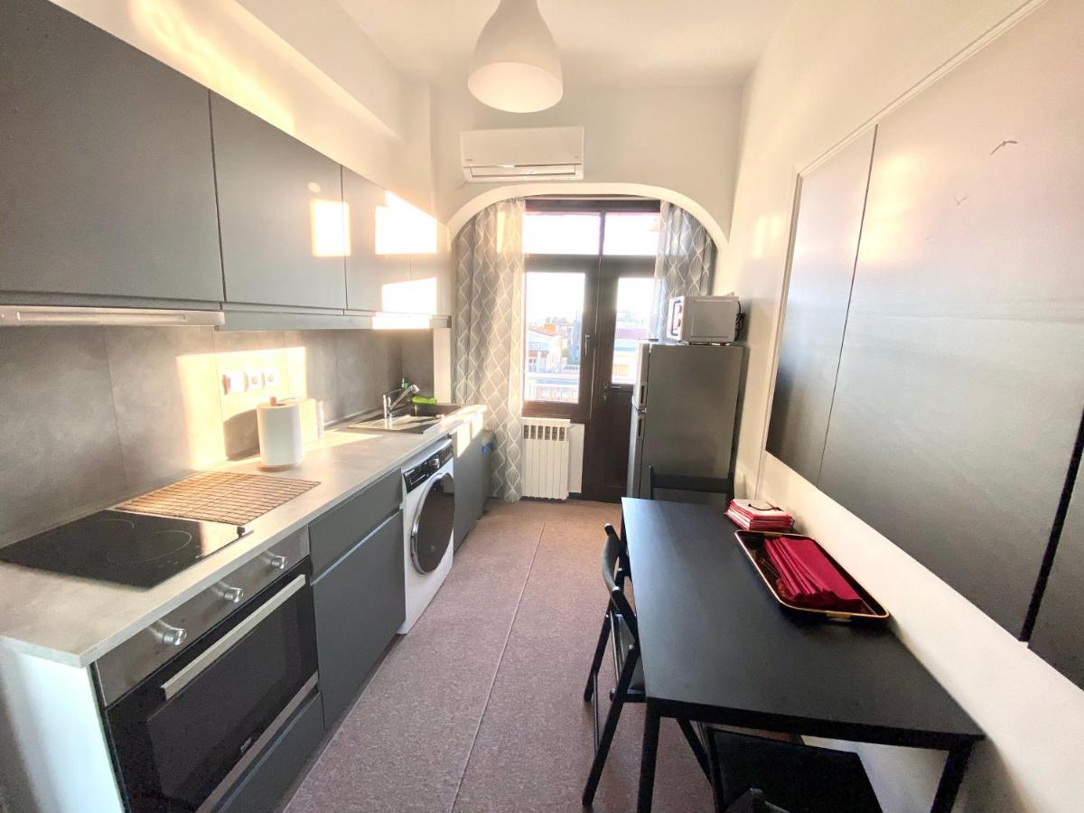 Classic 2 Bedroom Apartment Next To Metro - Marousi Атина Екстериор снимка