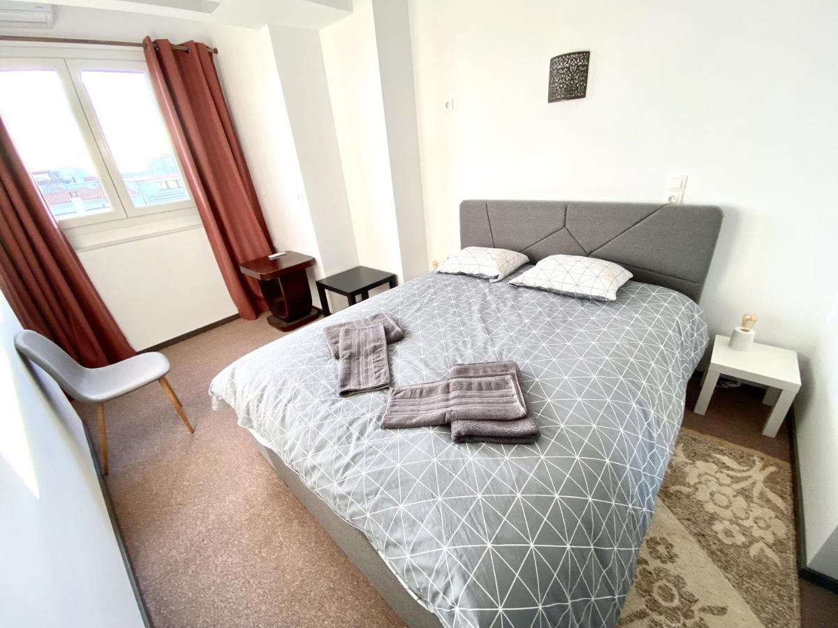 Classic 2 Bedroom Apartment Next To Metro - Marousi Атина Екстериор снимка
